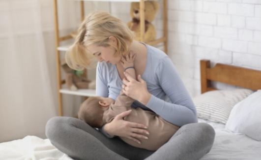 Superando los desafíos de la lactancia materna: Una guía para nuevos padres
