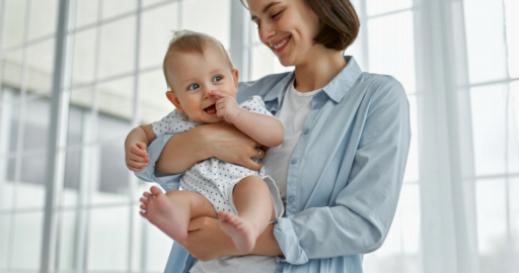 Estrategias reconfortantes para bebés con ansiedad por separación a la hora de dormir