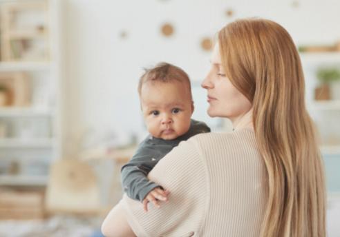 Navegando el primer año: Una exploración profunda en los ciclos de sueño del bebé