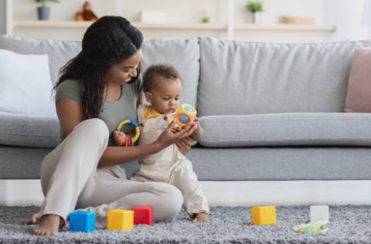 Noches tranquilas por delante: Cómo manejar la ansiedad por separación de tu hijo/a pequeño/a a la hora de dormir