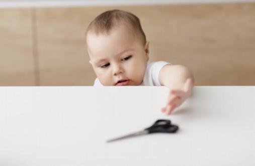 Cómo elegir el tope de puerta adecuado para tu niño pequeño