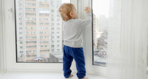 Protectores de ventanas: un imprescindible para a prueba de niños en su hogar