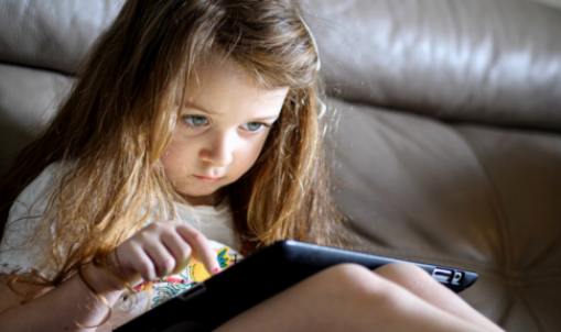 El papel de los libros electrónicos interactivos en el desarrollo sensorial